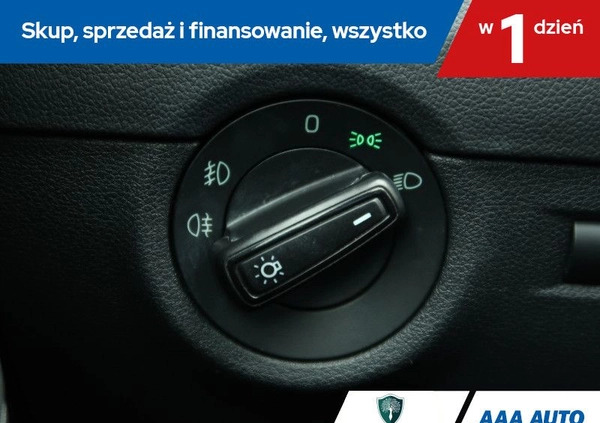 Skoda Octavia cena 39000 przebieg: 192873, rok produkcji 2016 z Gubin małe 254